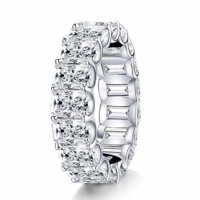Sterling silver ring with high carbon diamond simulant and polished finish