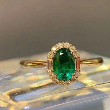 Luxury Natural Emerald Ring in 925 Sterling Silver