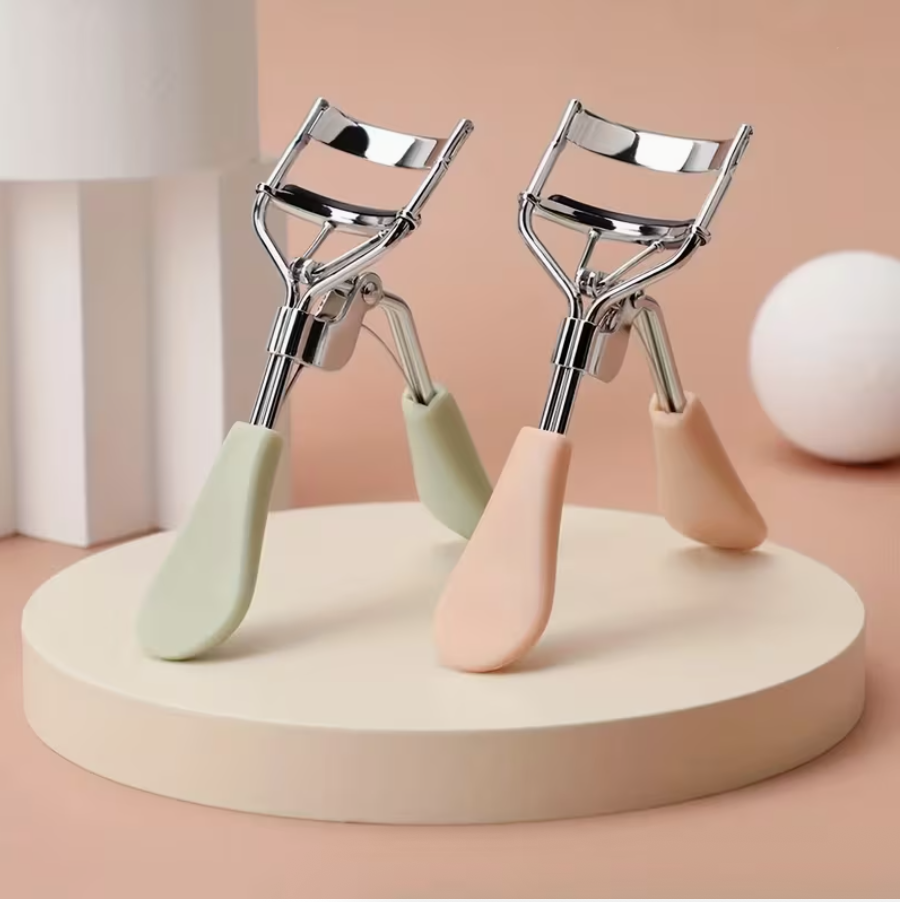 Advanced Stainless Steel Eyelash Curler  Quick Natural Curl • Long-Lasting Lift & Length • Ergonomic & Stylish Design • Suitable for All Eye Shapes
