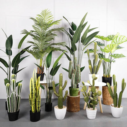 European style simulation Traveler's Banana tree decor with realistic foliage and tropical design