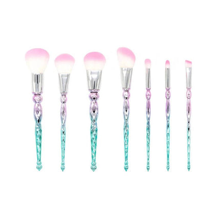7-piece Diamond Tower makeup brush set with lightweight handles and rayon bristles for beginners