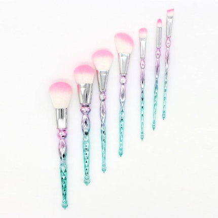 7-piece Diamond Tower Makeup Brush Set with high-quality rayon bristles and lightweight handles for beginners