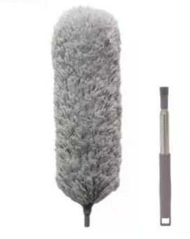 Extendable chicken feather duster with telescopic pole for efficient dust cleaning and electrostatic dust removal