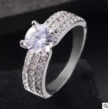 Fashionable Women's Zircon Ring - European Style